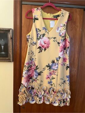 Donna Ricco Yellow Floral V-Neck Dress with Ruffle Hem